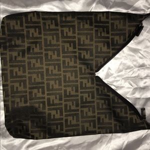 Fendi hobo purse in new condition no stains/rips